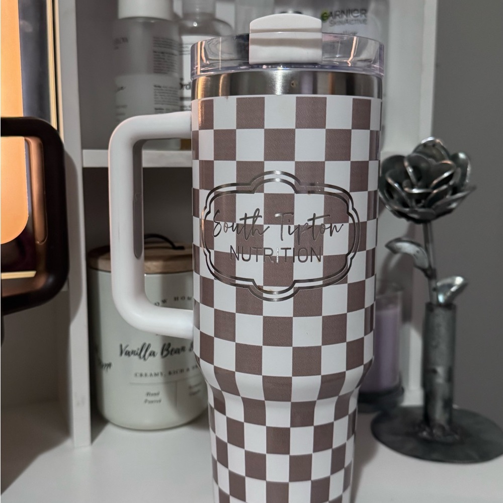 Checkered Tumbler - Brown and White